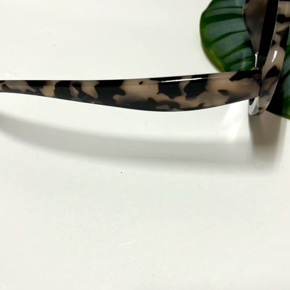 Loft Animal Print Round Sunglasses - Picture 7 of 9